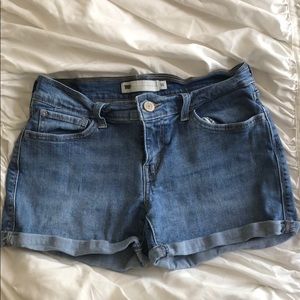 Short blue jean shorts